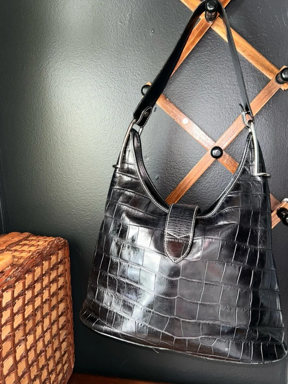 Dooney & Bourke Vintage HoBo
Shoulder Bag Black CrocEmbossed - Silver Turnlock - Picture 7 of 16